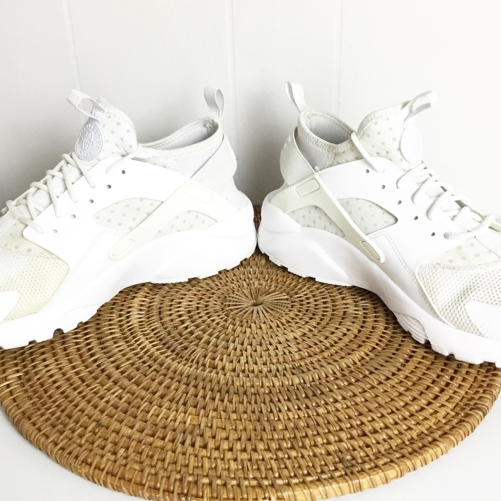 Nike Air Huarache Triple White Gum Bottom DR9883-100 Men's Shoes Size 11 Men’s - Picture 5 of 11
